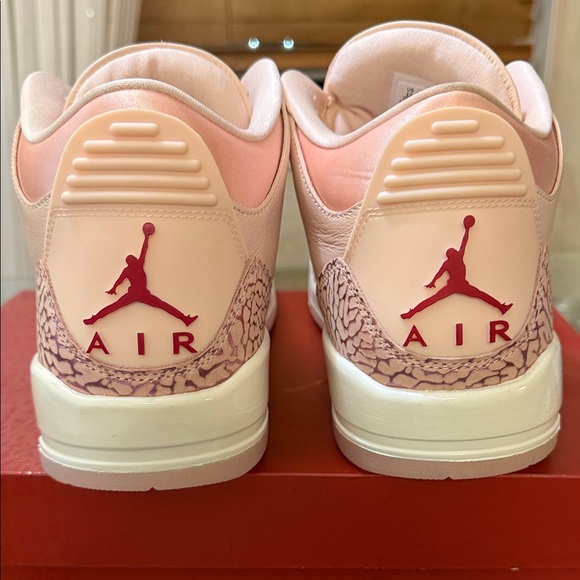 AIR JORDAN 3 RETRO VDAY - Picture 9 of 10